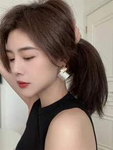 1 Pair Japanese & Korean Style Short Video Inspired Matte Chrome Plated Diamond Shaped Earrings