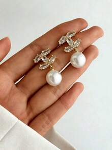 1 件法式优雅水钻双 C 珍珠耳钉，时尚精致奢华耳环