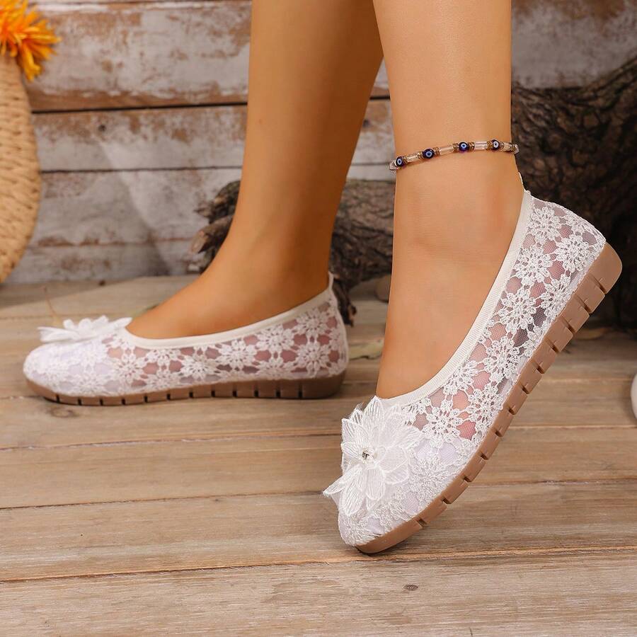 1 Paar Vintage-Schlupfschuhe für Damen, besticktes Vamp, florales Stickdekor, atmungsaktive, bequeme Slipper im Landhausstil mit weicher Sohle, geeignet für Partys, Dating, Tänze, Partys, Alltag, Strand, drinnen, auf der Straße, auf dem Campus, Cut Out