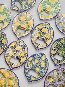 2-In-1 Cute Farmhouse Style Lemon Plant Leaf Pattern Embossed Gold Foil Refrigerator Magnet Bottle Opener, Suitable For Home Decor, Refrigerator, Bottle Opening, Daily Use And Holiday Gifts