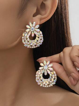 1 Pair Vintage Elegant Luxury Colorful Glass Rhinestone Inlaid Flower Stud Earrings, Geometric Hollow Shiny Earrings, Suitable For Women Street Style, Date, Party, Holiday, Gift, Daily Wear