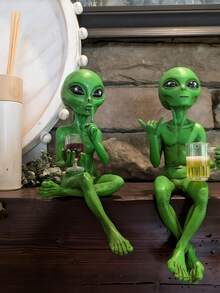 外星人喝啤酒摆件 - 趣味十足的太空主题摆件，绿色外星人手持啤酒杯。非常适合摆放在书桌或书架上，是科幻迷的完美礼物 | 独特的外星人设计 | 精湛的工艺，外星人小雕像 - 彩色 - 查看 8