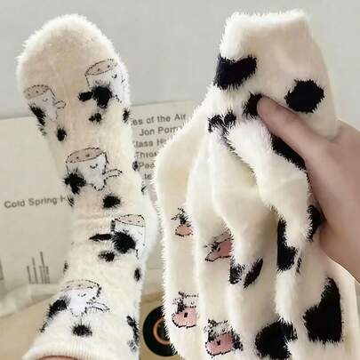 可爱奶牛图案毛绒中筒袜，加厚保暖珊瑚绒袜，女士春冬季保暖短袜，女士加厚针织保暖舒适中筒袜，女士连裤袜，柔软舒适，适合日常穿着、圣诞节和冬季居家保暖。