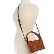 Guess Die mittelgroße weiße Einzelschulter-Umhängetasche mit gewebtem Design aus Kunstleder ist für den täglichen Einkauf und andere Anlässe geeignet WG966172-0FF