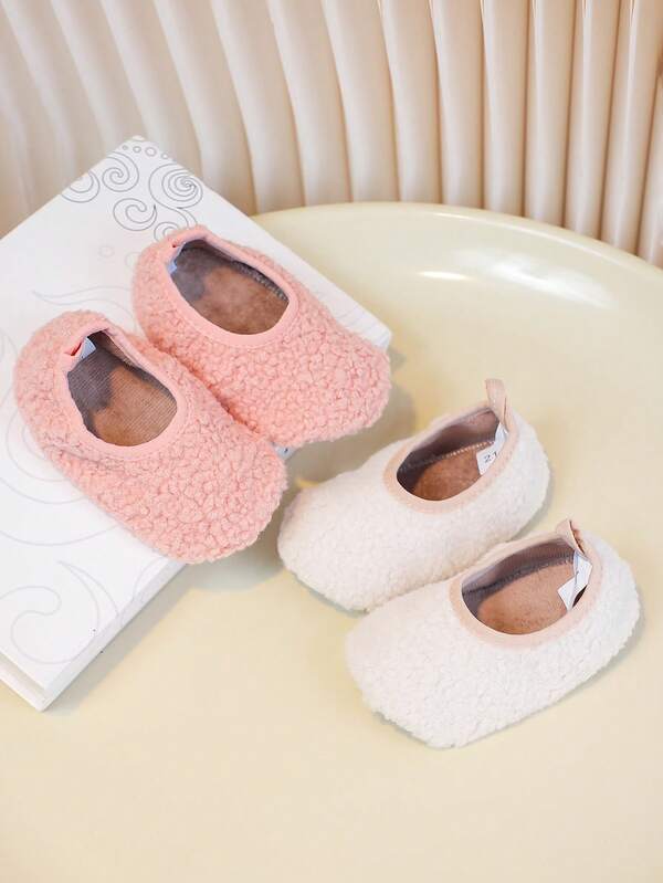 1 par de pantufas infantis confortáveis, com forro térmico e sola macia antiderrapante, material elástico, fáceis de calçar e tirar, adequadas para meninos e meninas de 0 a 3 anos, calçados quentes, casuais e sem cadarço, ótimas para férias, bebês aprendendo a andar