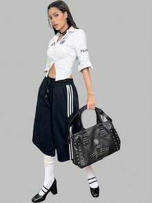 DareSee 新款金属铆钉骷髅头朋克摇滚抱枕，女士大容量手提包单肩斜挎包，复古欧美风时尚铆钉骷髅头托特包，适合音乐节、Y2K、返校季、秋季、圣诞节等场合，是参加派对、搭配圣诞服装、冬季圣诞节礼物的完美之选。 - 黑色 - 查看 1