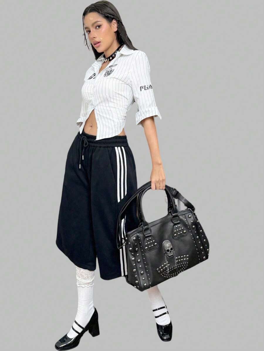 DareSee 新款金属铆钉骷髅头朋克摇滚抱枕，女士大容量手提包单肩斜挎包，复古欧美风时尚铆钉骷髅头托特包，适合音乐节、Y2K、返校季、秋季、圣诞节等场合，是参加派对、搭配圣诞服装、冬季圣诞节礼物的完美之选。 - 黑色 - 查看 1