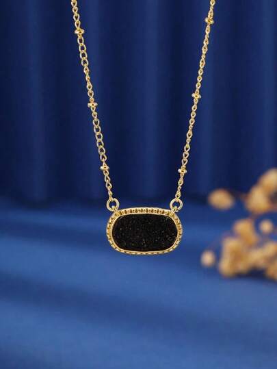 1pc Oval Design Pendant Necklace, Copper, Elegant Style For Women, Daily Wear And Date