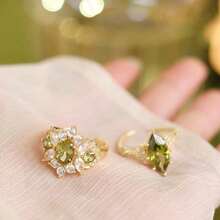 1 Piece French Vintage Open-Ended Ring For Women – Exquisite Niche Court Style Design, Crafted With 18K Gold Plating & Sparkling Gemstone Accents, Blending Artistic Retro Charm & Timeless Elegance. Ideal Daily Accessory To Elevate Casual Outfits, Adding A Touch Of Sophistication To Party Gatherings, Romantic Dates, Intimate Anniversaries, And Memorable Wedding Celebrations. Perfect Gift Choice For Girlfriends, Wives, Or Loved Ones On Valentine's Day, Birthday, Christmas, Or As A Sweet Surprise To Express Affection. The Adjustable Open-Ended Design Ensures A Comfortable Fit For Most Finger Sizes, While The Delicate Gemstone Detailing Enhances Its Luxury Feel, Making It Suitable For Both Daily Wear And Special Occasions.