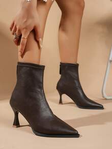 女士棕色尖头细高跟踝靴，简约通勤踝靴，经典后拉链真皮踝靴，适合秋冬季节，猫跟靴 - 棕色 - 查看 9