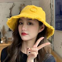 1 Piece Of Women's Smiling Face Fashionable Rough-Edged Simple Fur-Edged Bucket Hat Suitable For Daily Wear In Autumn And Winter, Women's Bucket Hat, Women's Hat, 2025 New Style, Suitable For Parties, Daily Travel, Outings, Dates, Decorative Style, With A Festive Atmosphere, Suitable For Halloween, Christmas, New Year And Other Festivals, Gifts, Perfect Gifts, Suitable For Summer, Autumn And Winter.
