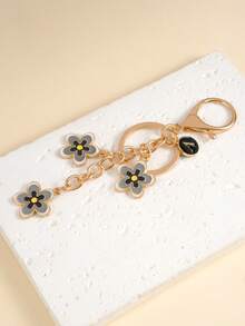 1pc Gold-Tone Alloy Colorful Floral Letter Keychain - Enamel Flowers, Multi-Color (Gray/Black, Purple, Blue, Pink), Gold Chain, Letter Pendant (A), Luxury Accessory, Enamel Craft, Bag/Wallet Charm, Cute & Fashionable For Girls/Students, Minimalist Style For Outings, Women's Gift, Girlfriend/Birthday/Christmas Gift