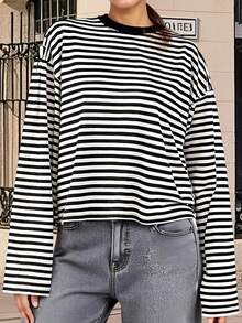Women Striped Long Sleeve Baggy T Shirts Y2k Vintage Stripes Oversized Boxy Tees Cropped Tops Lionesss Stripped Sweatshirt Fall Preppy Teen Girl Clothes - 黑與白 - 查看 3