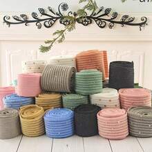 1 Rolle einseitig geripptes Band, gestreiftes Kordsamt-Band, verschiedene Farben, 3 Handwerke verfügbar (Folienpunkt, Strass-Einlage oder hochmetallischer Glanz), geeignet für DIY-Basteleien, Haarzubehör, Geschenkverpackung, Weihnachtsdekoration, Blumenarrangements, Hochzeiten, Partydekorationen