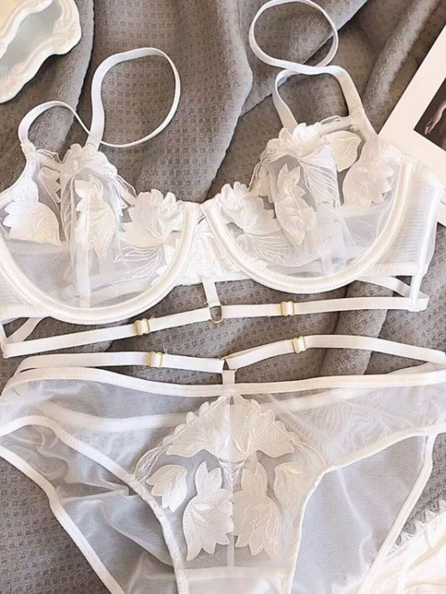 Enhance Your Bust! Sexy Lace Underwear Set With Gathered And Patchwork Details. Breathable Lace-Design Bra With A Shaping Design For Small Breasts. Prevents Sagging. Thin And Comfortable Lace. - 白色 - 查看 1