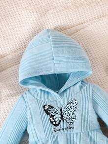 2 件套女婴甜美温柔蝴蝶印花字母针织连帽衫和裤子套装 - 淺藍色 - 查看 3