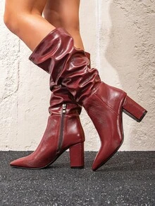 女士时尚靴子：红色高筒靴、褶皱靴、休闲宽松高筒靴、绒面粗跟靴、酒红色皮革高跟靴、深棕色冬靴、豹纹高筒靴、海军蓝及膝靴、尖头细跟马靴、红色圣诞及膝靴、红色冬款粗跟靴