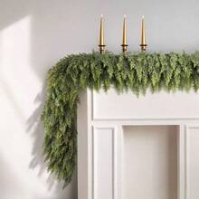 1pc Christmas Cedar Cane Wreath Decoration, Imitation Fir Pine Needle Christmas Wreath, Christmas Day Door Hanging Decoration, Seasonal Winter Decoration, Suitable For Living Room, Fireplace, Porch, Stairs, Dining Table And Other Home Decoration