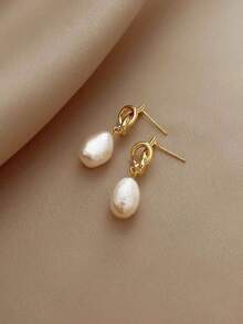 1 Pair French Baroque Irregular Pearl Pendant Stud Earrings For Women, Niche, Fashionable, Versatile, With A Sense Of Design And Knotting Details,Baroque Pearl Earrings For Women Irregular Freshwater Pearl Earrings 18K Gold Plated Elegant French Style Dangle Earrings Hypoallergenic Tarnish Resistant Waterproof Gift For Her Mother Valentine's Day Gift Anniversary Wedding Party Graduation Daily Jewelry 8cmx13cm Limited Stock