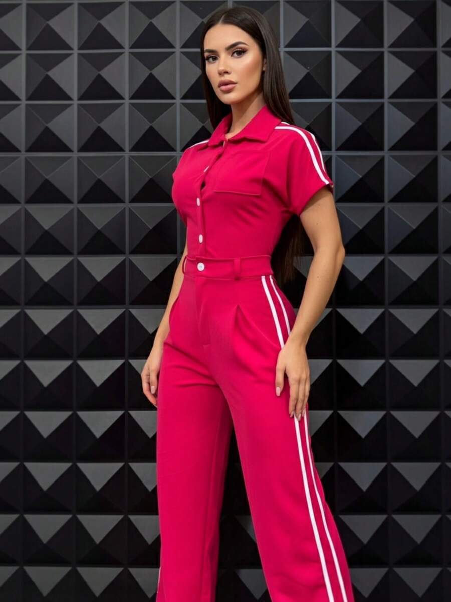 Conjunto pantalon y top Casual moda informal de dos piezas para mujer, con top corto de manga corta ajustado y pantalón jogger, detalle de rayas laterales blancas. - Rojo - Ver 1