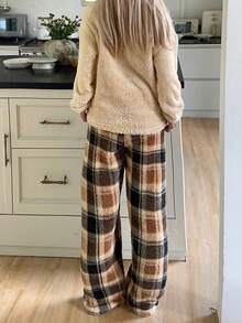 2pcs Women Long Sleeve Pajama Set, Cute Bear Embroidery & Print Fleece Crew Neck Top And Plaid Pants, Comfortable & Warm For Autumn/Winter - Brown - View 6