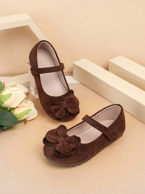 زوج من أحذية الرقص المسطحة ذات الطبقتين والفيونكة، مناسبة للارتداء اليومي العادي في فصلي الخريف والشتاء