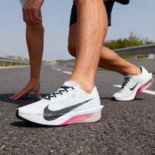 Nike 男鞋跑步鞋 ZOOMX VAPORFLY NEXT% 4 網面透氣輕便舒適運動鞋戶外鍛鍊日常休閒鞋 全掌型碳纖維 Flyplate公路競速跑鞋HF6414-101 - 黑/白/冰河藍/透明粉/泡沫薄荷綠/粉砂岩紅 - 查看 2