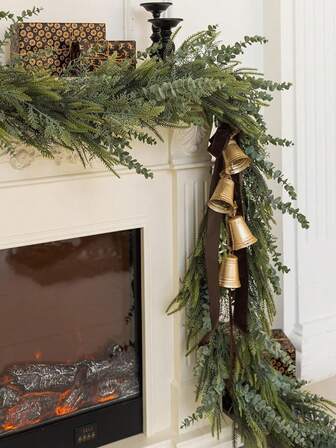 1 件人造松木圣诞花环，松藤逼真的松树和桉树绿叶，配以雪松枝，灵活的材料，适用于室内楼梯悬挂装饰、桌面中心装饰、壁炉架节日装饰、树装饰、家庭聚会、DIY 花环、室内和室外冬季装饰家居装饰