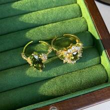 1 Piece French Vintage Open-Ended Ring For Women – Exquisite Niche Court Style Design, Crafted With 18K Gold Plating & Sparkling Gemstone Accents, Blending Artistic Retro Charm & Timeless Elegance. Ideal Daily Accessory To Elevate Casual Outfits, Adding A Touch Of Sophistication To Party Gatherings, Romantic Dates, Intimate Anniversaries, And Memorable Wedding Celebrations. Perfect Gift Choice For Girlfriends, Wives, Or Loved Ones On Valentine's Day, Birthday, Christmas, Or As A Sweet Surprise To Express Affection. The Adjustable Open-Ended Design Ensures A Comfortable Fit For Most Finger Sizes, While The Delicate Gemstone Detailing Enhances Its Luxury Feel, Making It Suitable For Both Daily Wear And Special Occasions.