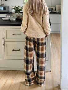 2pcs Women Long Sleeve Pajama Set, Cute Bear Embroidery & Print Fleece Crew Neck Top And Plaid Pants, Comfortable & Warm For Autumn/Winter - Brown - View 2