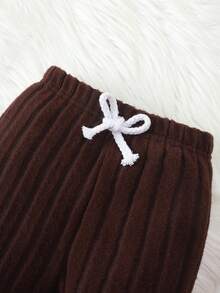 Bộ 2 áo liền quần dài tay bằng vải nỉ họa tiết gấu dễ thương cho bé trai, siêu mềm, co giãn, tối giản và thoải mái - màu nâu - Xem 8