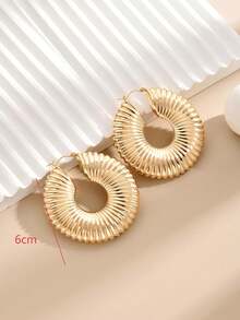 1 Pair Classic Geometric Minimalist Earrings, Hollow Round Hoop Earrings, Fashionable & Versatile Women Jewelry - Yellow Gold - View 4