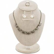 Mooca Soporte de exhibición de joyas de madera cubierta de lino para collar cadena de joyería soporte para exhibición de collares maniquí collar busto de joyería soporte de busto de 8 3/4 pulgadas de altura color marrón - BronceadoTanLinen - Ver 1