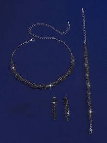 三件套：一条镶钻项链、一副流苏耳环和一条手链。适合日常佩戴，也适合派对、婚礼和其他场合。 - 金色 - 查看 9
