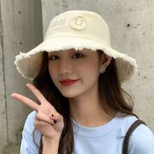 1 Piece Of Women's Smiling Face Fashionable Rough-Edged Simple Fur-Edged Bucket Hat Suitable For Daily Wear In Autumn And Winter, Women's Bucket Hat, Women's Hat, 2025 New Style, Suitable For Parties, Daily Travel, Outings, Dates, Decorative Style, With A Festive Atmosphere, Suitable For Halloween, Christmas, New Year And Other Festivals, Gifts, Perfect Gifts, Suitable For Summer, Autumn And Winter.