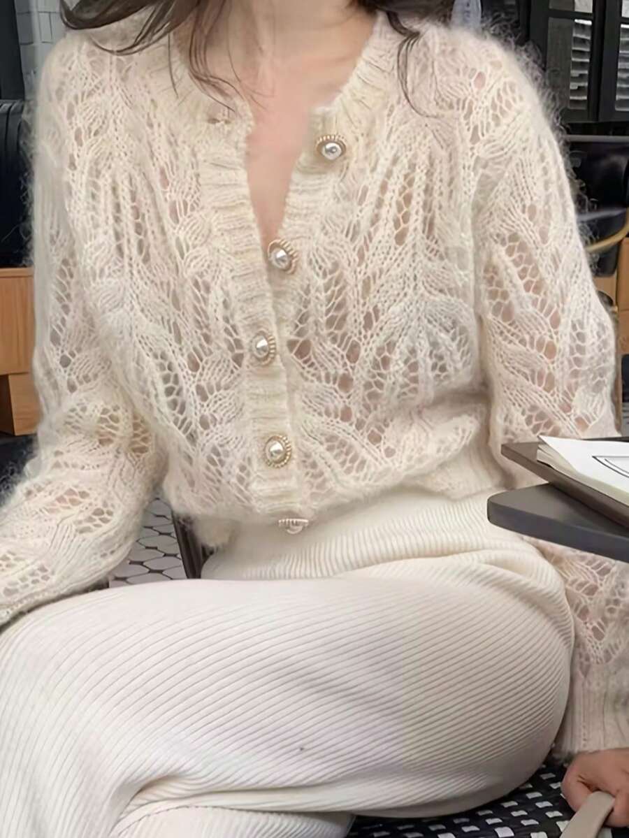 Giacca elegante invernale da donna - Collo tondo semi-trasparente con chiusura anteriore a bottoni, Beige/Marrone/Grigio/Nero, lavabile a mano, caldo per autunno e inverno, casual e formale, Blusa in pizzo geometrico con media elasticità, Capo di abbigliamento alla moda per strati, Cardigan lavorato a maglia invernale di alta qualità per donna, Cappotto lungo, Giacca invernale da donna, Felpa - Albicocca - Visualizzare 1