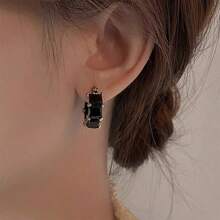 1 Pair Square Green Synthetic Zirconia Women's Hoop Earrings, Suitable For Christmas, Valentine's Day, Parties, Daily Wear, All Seasons