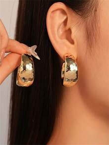 Oversized C-Shaped Hoop Earrings, Acrylic Material, Retro Elegant Style, Suitable For Women's Daily Wear