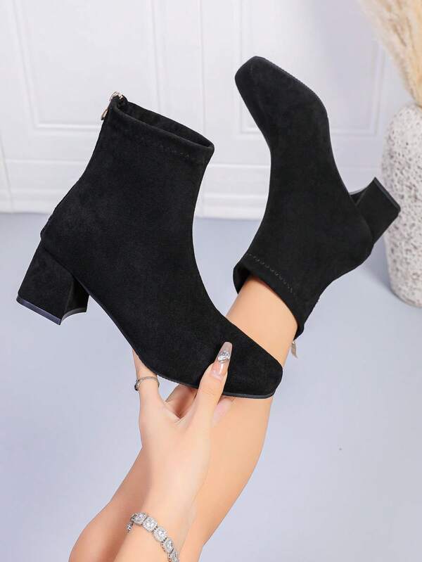 Damen Schwarze Veloursleder Ankle Boots, schlicht & vielseitig, quadratische Zehenform, bequemer Blockabsatz, Reißverschluss hinten, elegant & geeignet für Partys, Feiertage, Ausflüge