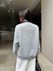 1 buc hanorac cu guler rotund pentru femei cu imprimeu de craniu punk rock, top la modă cu mânecă lungă, bluză casual lejeră, perfectă pentru iubitorii de muzică și stilul stradal! - Gri deschis - Vizualizare 2