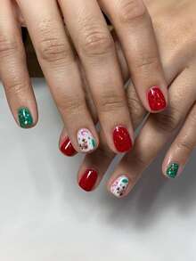 Un conjunto de 24 pegatinas cuadradas cortas de uñas rojas y verdes, con motivos como bastón de caramelo, reno brillante, árbol de Navidad, etc. Estas pegatinas de uñas vienen en varios colores, incluyendo uñas rojas, pegatinas de uñas, uñas navideñas, y son adecuadas para que las mujeres las usen en reuniones, citas, bailes de graduación, etc. También son una excelente opción como regalos de Año Nuevo: ¡pueden realzar enormemente tu encanto!