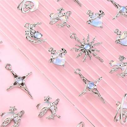 6/12/24/36 pezzi Ciondoli in lega a forma di croce, luna e stella con gemme incastonate dall'effetto arcobaleno - Decorazioni celesti adatte per la creazione di gioielli fai-da-te, collane, bracciali, portachiavi - Forniture artigianali e regali durevoli per artigiani, gioielli a tema luna