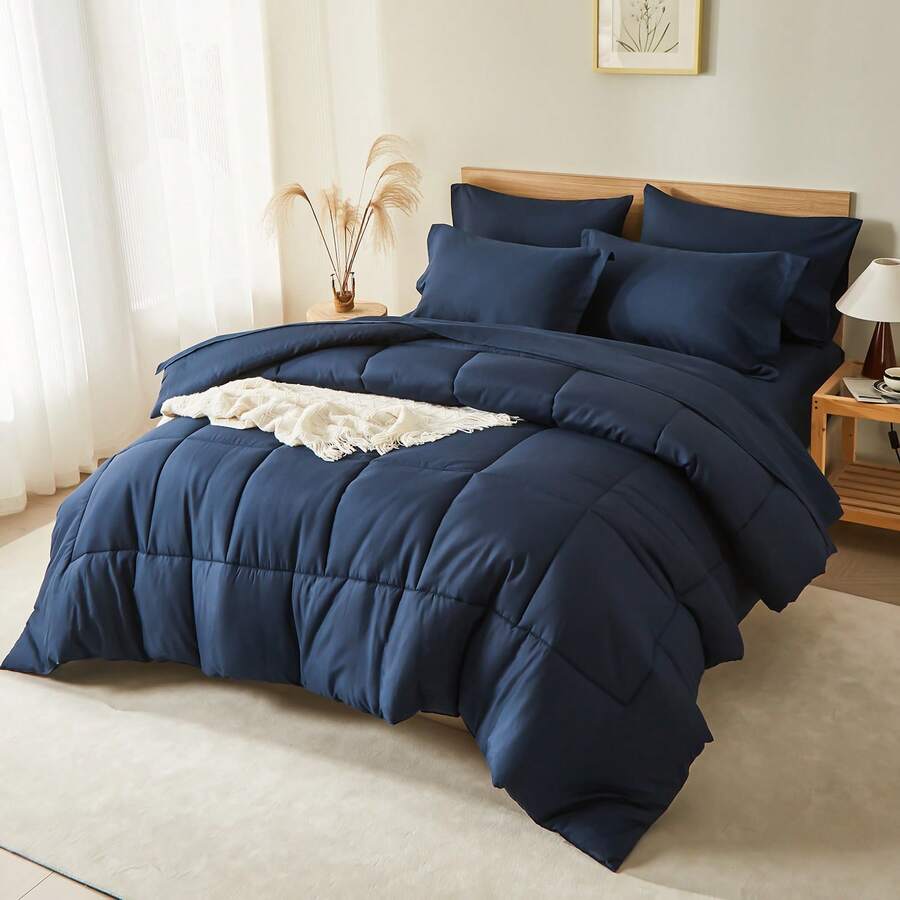 LEAF STORY 3pcs Ultra Soft Microfiber Comforter Sets, Queen Size Quilts Bedding Set With Pillow Shams, King Size Lightweight Quilts All Sizes, Soft Bed Coverlets For All Seasons, Modern Style Mattress, Squares Pattern Blankets - Navy - View 1