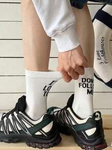 1/2/4 pares Envío aleatorio de calcetines con eslogan raro, letra simple, calcetines de skate, calcetines de pareja, calcetines deportivos y casuales de moda para hombres y mujeres