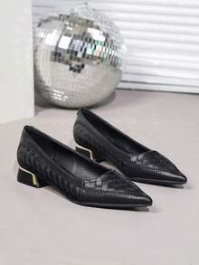 Women's Fashion New Slip-On Plus Size Pointed Toe Flat Solid Color Comfortable Commuting High-End Casual Shoes