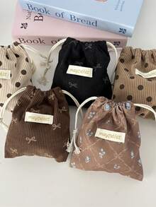 1个灯芯绒花朵/蝴蝶结抽绳袋，可爱多功能收纳袋，适用于化妆品、旅行、居家使用，便携式化妆包，护肤品、珠宝、口红、润唇膏、指甲油、发夹、钱包、卫生巾等，邮轮旅行必备，宿舍必备，生日礼物，伴娘礼物，母亲节礼物，教师节礼物，情人节礼物