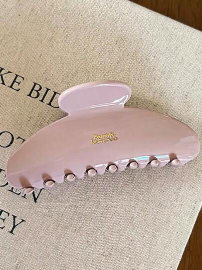 Classic Alphabet Women's Claw Hair Clip, Back-Of-The-Head Bun Clip, Versatile Design Small Stylish Hair Claw, High-End Quality Fashionable Claw Hair Decoration, Simple Match For Fall And Winter Women's Hair Claws, Ins, Retro, Commuting, Minimalist, Elegant, Quality, Suitable For Daily Use, Holiday Gatherings, Evening Parties, Dances, Travel, Music Festivals, Matching And Wearing, Holiday Gift Hair Accessories. Winter Hair Clutch Elegant Claw Clips