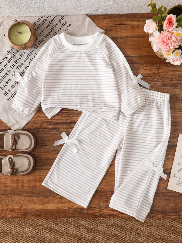 2pcs Baby Girls Casual Striped Round Neck Bow Top And Striped Bow Pants Set, Suitable For Outdoor Autumn/Winter
