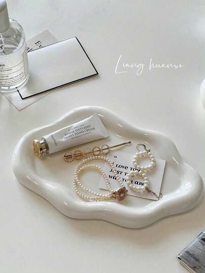 1 pieza Bandeja de joyería, estilo minimalista japonés Ins, plato de almacenamiento asimétrico creativo con forma de corazón, flor y nube de dopamina para aretes, collares y joyas, caja de joyería con diseño floral, accesorios decorativos y de fotografía, organizador de joyas para mujeres y niñas, soporte de joyas