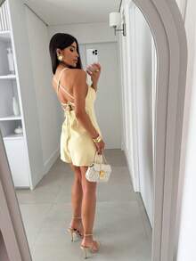 Árbora Elegance - Women's Short Jumpsuit With Draped Detail, Casual, Elegant, With Elastane And Tie At The Back,  Jumpsuit, Spring/Summer - Vàng bơ - Xem 2